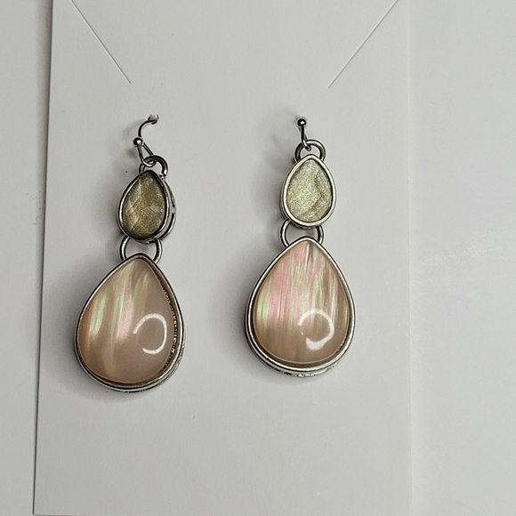 Blush Pink and Yellow Tear Drop Pear Dangle Iridescent Pierced Hook Earrings - Picture 3 of 6
